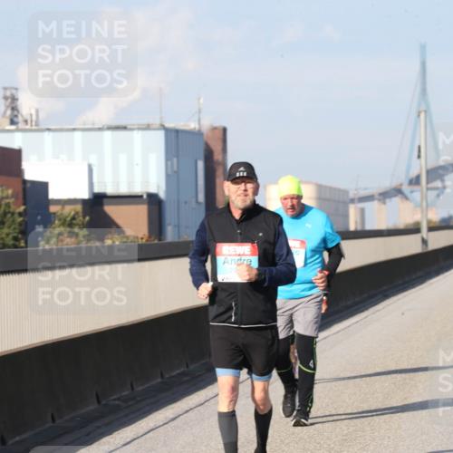 03.10.2025 - Köhlbrandbrückenlauf Jannik Wohlers http://msf.ph/oto/9099118 03.10.2025 10:25:01 Position 3  meine-sportfotos.de