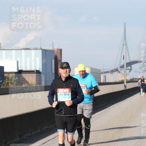 03.10.2025 - Köhlbrandbrückenlauf Jannik Wohlers http://msf.ph/oto/9099122 03.10.2025 10:25:01 Position 3 2664 meine-sportfotos.de