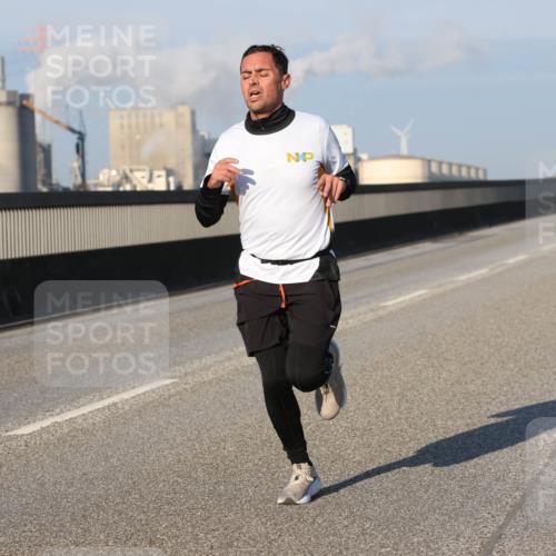03.10.2025 - Köhlbrandbrückenlauf Lena Gebhardt http://msf.ph/oto/9099126 03.10.2025 09:35:10 Position 2  meine-sportfotos.de