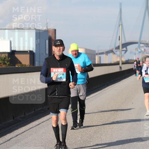 03.10.2025 - Köhlbrandbrückenlauf Jannik Wohlers http://msf.ph/oto/9099128 03.10.2025 10:25:02 Position 3 664 meine-sportfotos.de