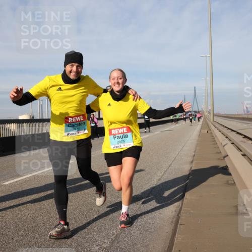 03.10.2025 - Köhlbrandbrückenlauf Lena Gebhardt http://msf.ph/oto/9099130 03.10.2025 10:10:38 Position 2 2872, 2875 meine-sportfotos.de