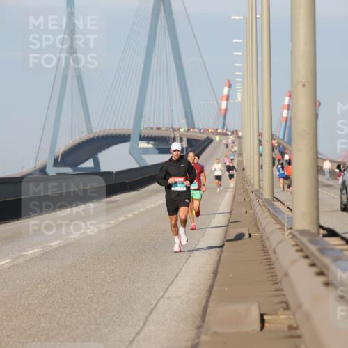 03.10.2025 - Köhlbrandbrückenlauf Lena Gebhardt http://msf.ph/oto/9099142 03.10.2025 09:35:20 Position 2  meine-sportfotos.de