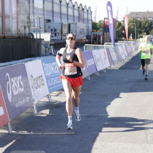 03.10.2025 - Köhlbrandbrückenlauf Jannik Wohlers http://msf.ph/oto/9099144 03.10.2025 12:56:34 Ziel 4054, 4096, 4166, 4170, 4231, 4478, 6266, 6408, 6769 meine-sportfotos.de