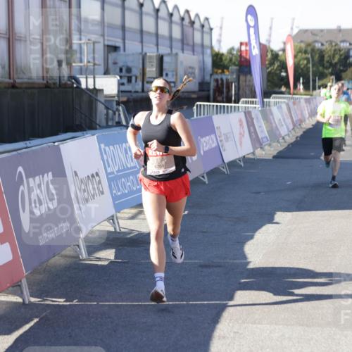 03.10.2025 - Köhlbrandbrückenlauf Jannik Wohlers http://msf.ph/oto/9099152 03.10.2025 12:56:34 Ziel 4054, 4096, 4166, 4170, 4231, 4478, 6266, 6408, 6769 meine-sportfotos.de
