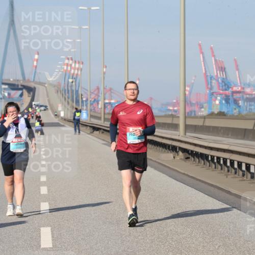 03.10.2025 - Köhlbrandbrückenlauf Jannik Wohlers http://msf.ph/oto/9099155 03.10.2025 10:25:03 Position 3 263 meine-sportfotos.de