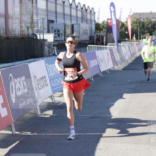 03.10.2025 - Köhlbrandbrückenlauf Jannik Wohlers http://msf.ph/oto/9099159 03.10.2025 12:56:34 Ziel 4054, 4096, 4166, 4170, 4231, 4478, 6266, 6408, 6769 meine-sportfotos.de