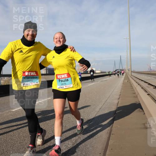 03.10.2025 - Köhlbrandbrückenlauf Lena Gebhardt http://msf.ph/oto/9099173 03.10.2025 10:10:38 Position 2 2872, 2875 meine-sportfotos.de