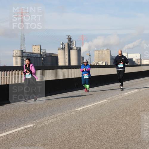 03.10.2025 - Köhlbrandbrückenlauf Lena Gebhardt http://msf.ph/oto/9099181 03.10.2025 10:10:39 Position 2  meine-sportfotos.de