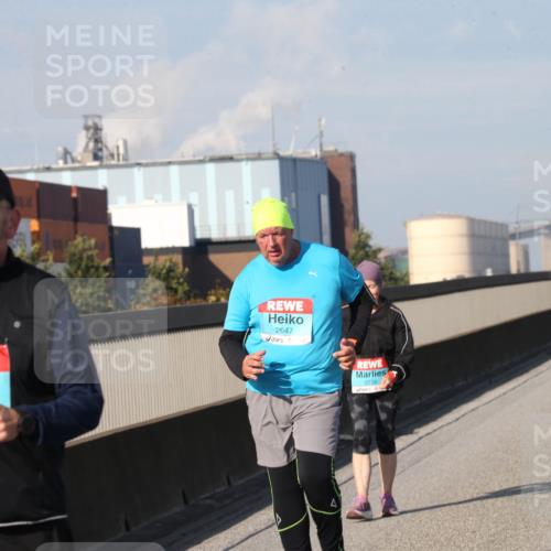 03.10.2025 - Köhlbrandbrückenlauf Jannik Wohlers http://msf.ph/oto/9099191 03.10.2025 10:25:04 Position 3 2664, 2647, 2236 meine-sportfotos.de