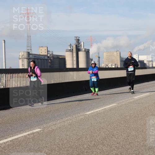 03.10.2025 - Köhlbrandbrückenlauf Lena Gebhardt http://msf.ph/oto/9099192 03.10.2025 10:10:39 Position 2  meine-sportfotos.de
