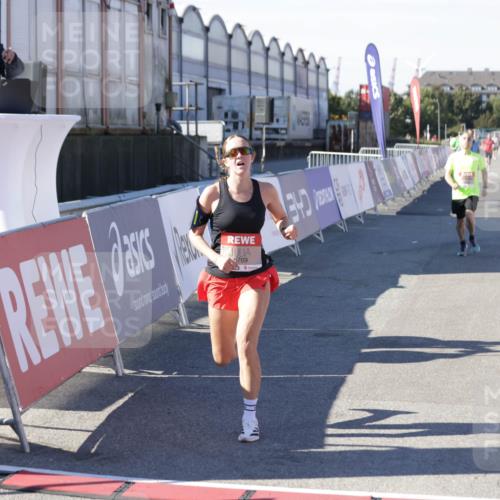 03.10.2025 - Köhlbrandbrückenlauf Jannik Wohlers http://msf.ph/oto/9099197 03.10.2025 12:56:35 Ziel 4054, 4096, 4170, 4231, 4478, 5091, 6266, 6408, 6769 meine-sportfotos.de