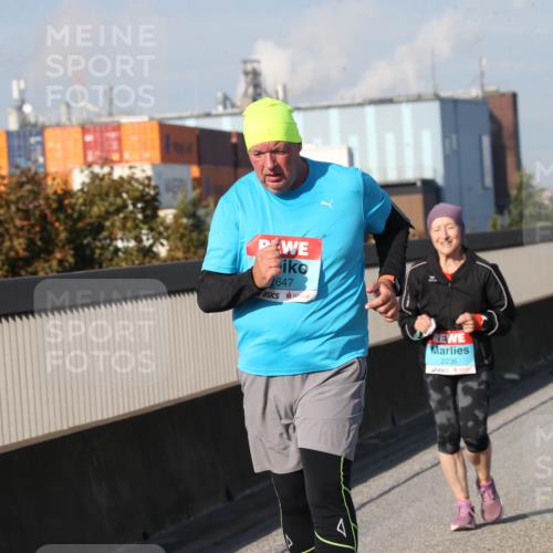 03.10.2025 - Köhlbrandbrückenlauf Jannik Wohlers http://msf.ph/oto/9099228 03.10.2025 10:25:07 Position 3 12, 2647, 2236 meine-sportfotos.de