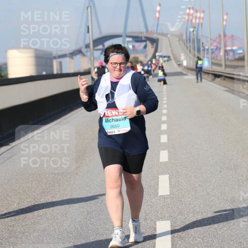 03.10.2025 - Köhlbrandbrückenlauf Jannik Wohlers http://msf.ph/oto/9099237 03.10.2025 10:25:07 Position 3 6, 2650 meine-sportfotos.de
