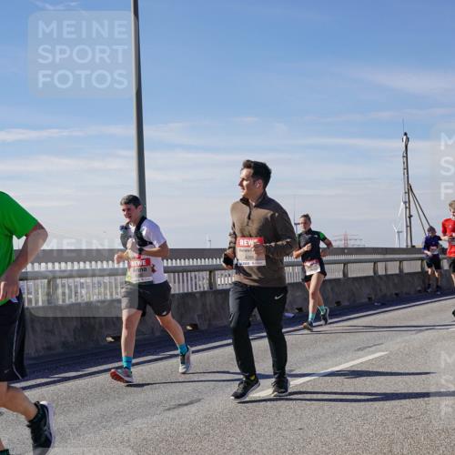 03.10.2025 - Köhlbrandbrückenlauf Michael Burmester http://msf.ph/oto/9099272 03.10.2025 12:45:26 Position 2 6349, 4266 meine-sportfotos.de
