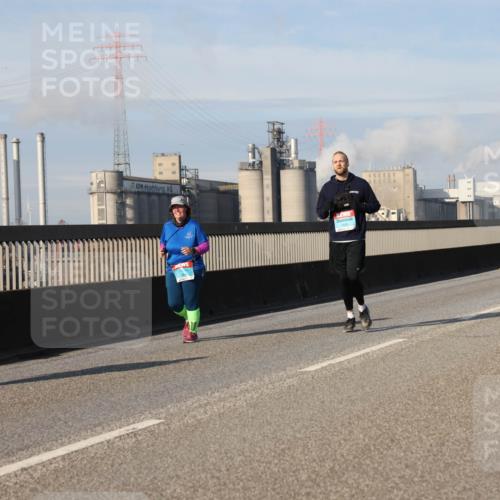03.10.2025 - Köhlbrandbrückenlauf Lena Gebhardt http://msf.ph/oto/9099273 03.10.2025 10:10:41 Position 2  meine-sportfotos.de