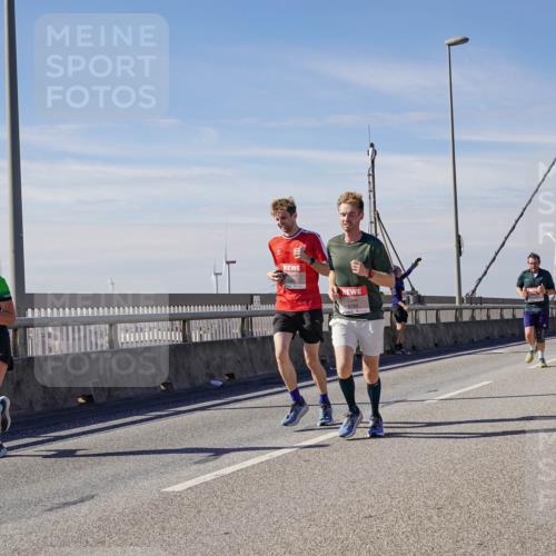 03.10.2025 - Köhlbrandbrückenlauf Michael Burmester http://msf.ph/oto/9099292 03.10.2025 12:45:27 Position 2 6799 meine-sportfotos.de