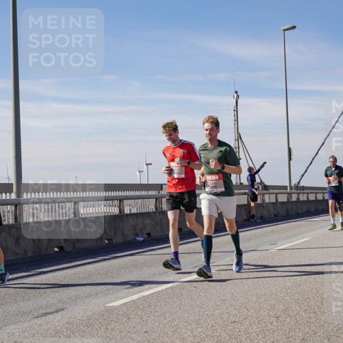03.10.2025 - Köhlbrandbrückenlauf Michael Burmester http://msf.ph/oto/9099301 03.10.2025 12:45:28 Position 2  meine-sportfotos.de