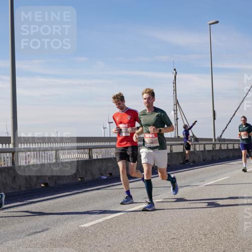03.10.2025 - Köhlbrandbrückenlauf Michael Burmester http://msf.ph/oto/9099312 03.10.2025 12:45:28 Position 2 6799, 627 meine-sportfotos.de