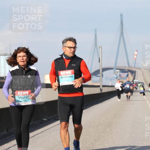 03.10.2025 - Köhlbrandbrückenlauf Jannik Wohlers http://msf.ph/oto/9099324 03.10.2025 10:25:44 Position 3 2490, 2132 meine-sportfotos.de
