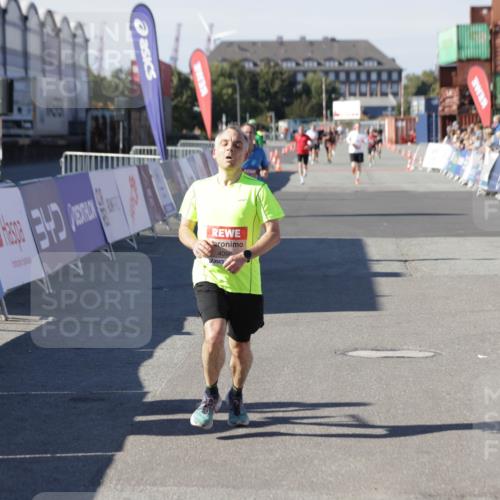 03.10.2025 - Köhlbrandbrückenlauf Jannik Wohlers http://msf.ph/oto/9099329 03.10.2025 12:56:37 Ziel 4054, 4096, 4170, 4478, 5091, 6408, 6769 meine-sportfotos.de