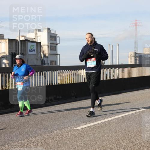 03.10.2025 - Köhlbrandbrückenlauf Lena Gebhardt http://msf.ph/oto/9099331 03.10.2025 10:10:44 Position 2 2838 meine-sportfotos.de