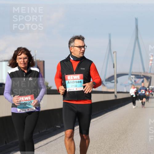03.10.2025 - Köhlbrandbrückenlauf Jannik Wohlers http://msf.ph/oto/9099341 03.10.2025 10:25:45 Position 3 2490, 2132 meine-sportfotos.de