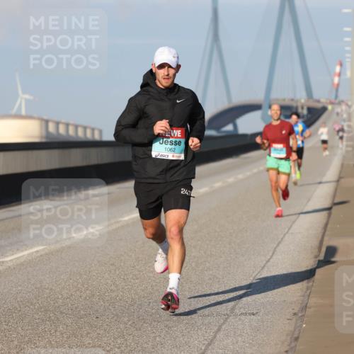 03.10.2025 - Köhlbrandbrückenlauf Lena Gebhardt http://msf.ph/oto/9099345 03.10.2025 09:35:27 Position 2 1062, 247 meine-sportfotos.de