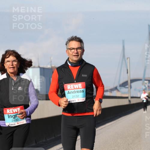 03.10.2025 - Köhlbrandbrückenlauf Jannik Wohlers http://msf.ph/oto/9099361 03.10.2025 10:25:46 Position 3 2490, 2132 meine-sportfotos.de