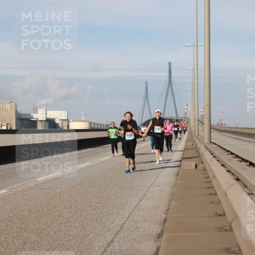 03.10.2025 - Köhlbrandbrückenlauf Lena Gebhardt http://msf.ph/oto/9099371 03.10.2025 10:10:46 Position 2  meine-sportfotos.de