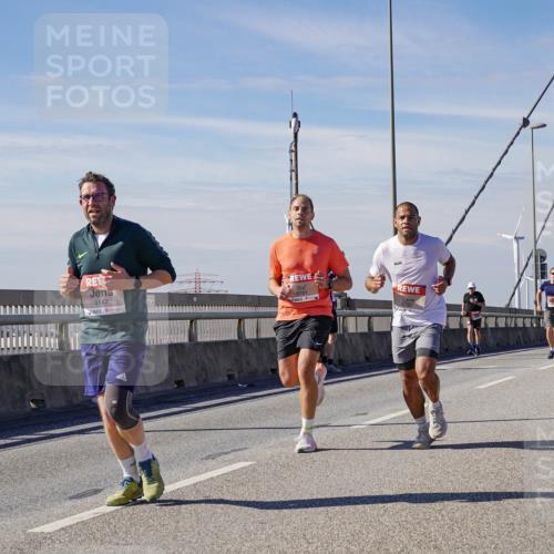03.10.2025 - Köhlbrandbrückenlauf Michael Burmester http://msf.ph/oto/9099378 03.10.2025 12:45:32 Position 2 4147, 6781 meine-sportfotos.de
