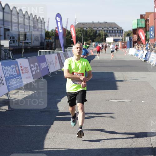 03.10.2025 - Köhlbrandbrückenlauf Jannik Wohlers http://msf.ph/oto/9099383 03.10.2025 12:56:37 Ziel 4054, 4096, 4170, 4478, 5091, 6408, 6769 meine-sportfotos.de
