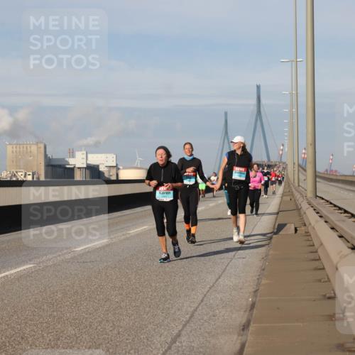03.10.2025 - Köhlbrandbrückenlauf Lena Gebhardt http://msf.ph/oto/9099385 03.10.2025 10:10:48 Position 2  meine-sportfotos.de