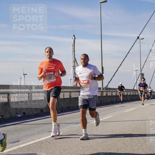 03.10.2025 - Köhlbrandbrückenlauf Michael Burmester http://msf.ph/oto/9099386 03.10.2025 12:45:32 Position 2 4147, 6781 meine-sportfotos.de