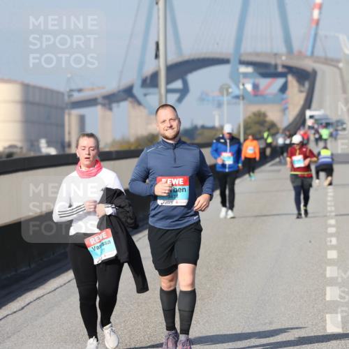 03.10.2025 - Köhlbrandbrückenlauf Jannik Wohlers http://msf.ph/oto/9099400 03.10.2025 10:26:08 Position 3 3474, 2367 meine-sportfotos.de