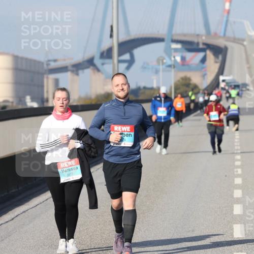 03.10.2025 - Köhlbrandbrückenlauf Jannik Wohlers http://msf.ph/oto/9099404 03.10.2025 10:26:08 Position 3 3477, 74, 2367 meine-sportfotos.de