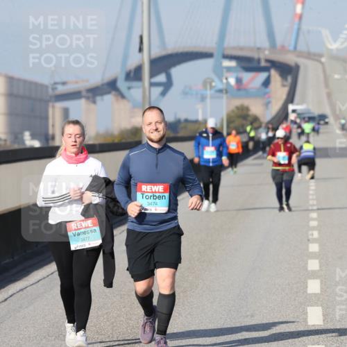 03.10.2025 - Köhlbrandbrückenlauf Jannik Wohlers http://msf.ph/oto/9099409 03.10.2025 10:26:08 Position 3 3477, 3474, 2367 meine-sportfotos.de