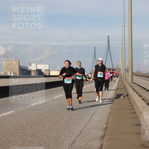 03.10.2025 - Köhlbrandbrückenlauf Lena Gebhardt http://msf.ph/oto/9099410 03.10.2025 10:10:49 Position 2  meine-sportfotos.de