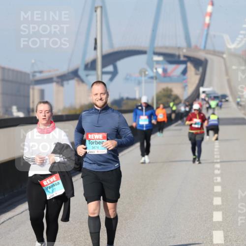 03.10.2025 - Köhlbrandbrückenlauf Jannik Wohlers http://msf.ph/oto/9099418 03.10.2025 10:26:08 Position 3 977, 3474, 2367 meine-sportfotos.de