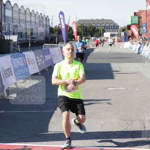 03.10.2025 - Köhlbrandbrückenlauf Jannik Wohlers http://msf.ph/oto/9099444 03.10.2025 12:56:38 Ziel 4054, 4096, 4170, 4478, 5091, 6408, 6769 meine-sportfotos.de