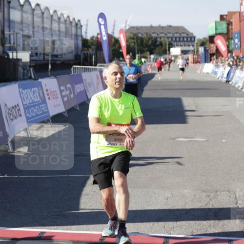 03.10.2025 - Köhlbrandbrückenlauf Jannik Wohlers http://msf.ph/oto/9099452 03.10.2025 12:56:38 Ziel 4054, 4096, 4170, 4478, 5091, 6408, 6769 meine-sportfotos.de