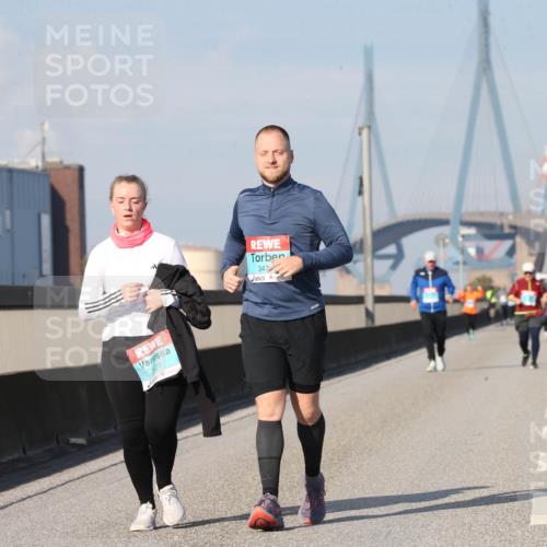 03.10.2025 - Köhlbrandbrückenlauf Jannik Wohlers http://msf.ph/oto/9099454 03.10.2025 10:26:12 Position 3 77, 347 meine-sportfotos.de