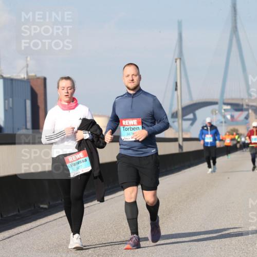 03.10.2025 - Köhlbrandbrückenlauf Jannik Wohlers http://msf.ph/oto/9099458 03.10.2025 10:26:12 Position 3 3477, 3474 meine-sportfotos.de
