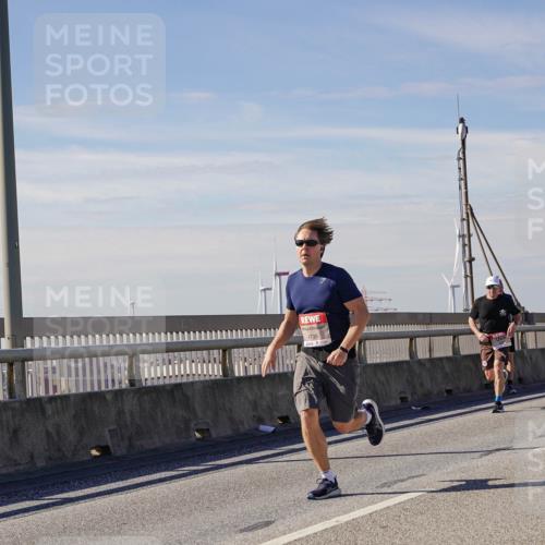 03.10.2025 - Köhlbrandbrückenlauf Michael Burmester http://msf.ph/oto/9099459 03.10.2025 12:45:37 Position 2 4738 meine-sportfotos.de