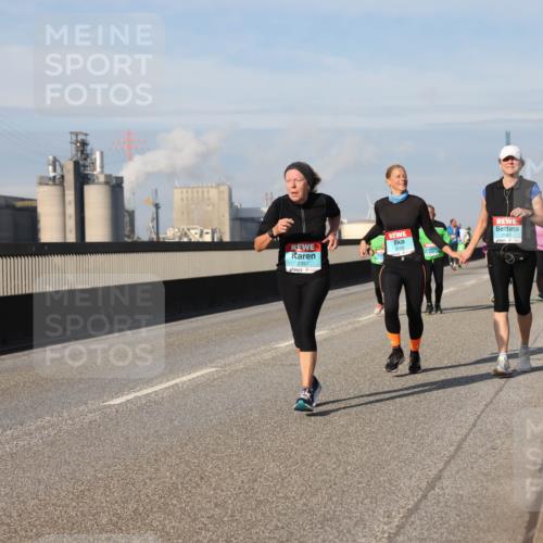 03.10.2025 - Köhlbrandbrückenlauf Lena Gebhardt http://msf.ph/oto/9099460 03.10.2025 10:10:50 Position 2 2397 meine-sportfotos.de