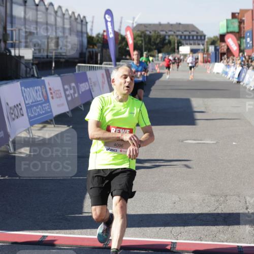 03.10.2025 - Köhlbrandbrückenlauf Jannik Wohlers http://msf.ph/oto/9099468 03.10.2025 12:56:38 Ziel 4054, 4096, 4170, 4478, 5091, 6408, 6769 meine-sportfotos.de