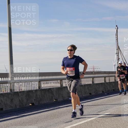 03.10.2025 - Köhlbrandbrückenlauf Michael Burmester http://msf.ph/oto/9099474 03.10.2025 12:45:37 Position 2 738 meine-sportfotos.de