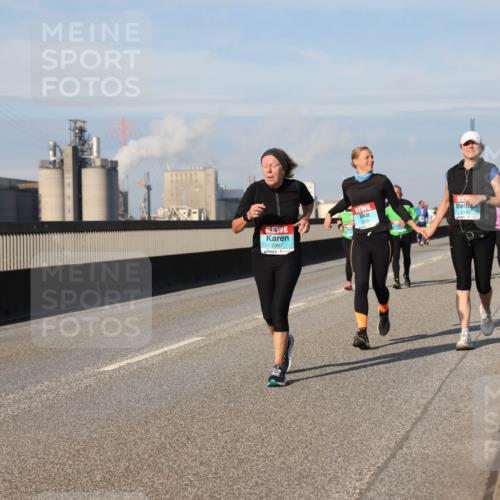 03.10.2025 - Köhlbrandbrückenlauf Lena Gebhardt http://msf.ph/oto/9099478 03.10.2025 10:10:50 Position 2 2397 meine-sportfotos.de