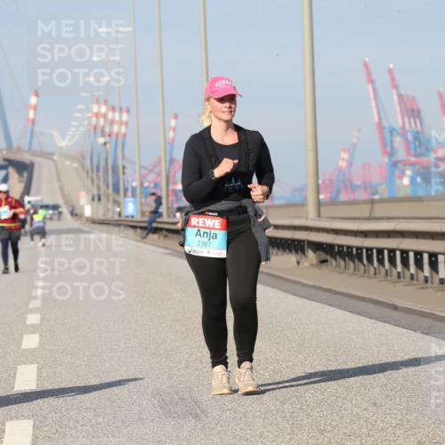 03.10.2025 - Köhlbrandbrückenlauf Jannik Wohlers http://msf.ph/oto/9099486 03.10.2025 10:26:14 Position 3 2367 meine-sportfotos.de