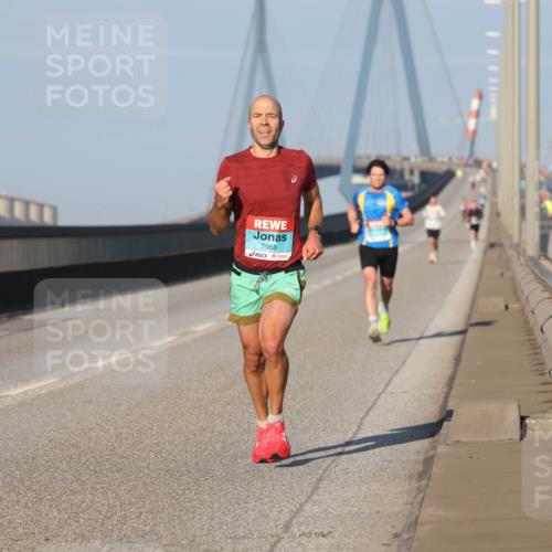03.10.2025 - Köhlbrandbrückenlauf Lena Gebhardt http://msf.ph/oto/9099489 03.10.2025 09:35:31 Position 2 2968 meine-sportfotos.de