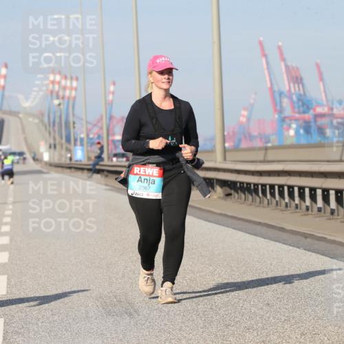 03.10.2025 - Köhlbrandbrückenlauf Jannik Wohlers http://msf.ph/oto/9099494 03.10.2025 10:26:14 Position 3 2367 meine-sportfotos.de